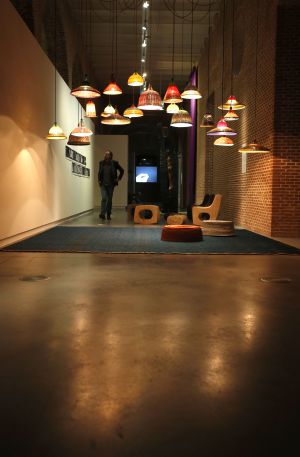 Una de las obras del colombiano Álvaro Catalán de Ocón, que se exhiben en el antiguo Cuartel del Conde Duque.