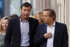 Gómez (izquierda) y Carmona, en un acto en 2012.
