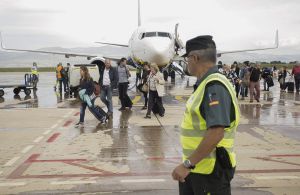 Aterriza el primer vuelo comercial en el aeropuerto de Castellón
