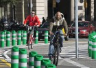 Taxistes i transportistes recelen del nou carril bici