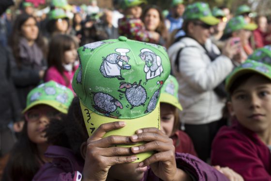 Posar-se la gorra pel càncer infantil