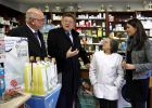 El Consell pacta con farmacias y ortopedias la ayuda al copago El Consell pacta con farmacias y ortopedias la ayuda al copago
