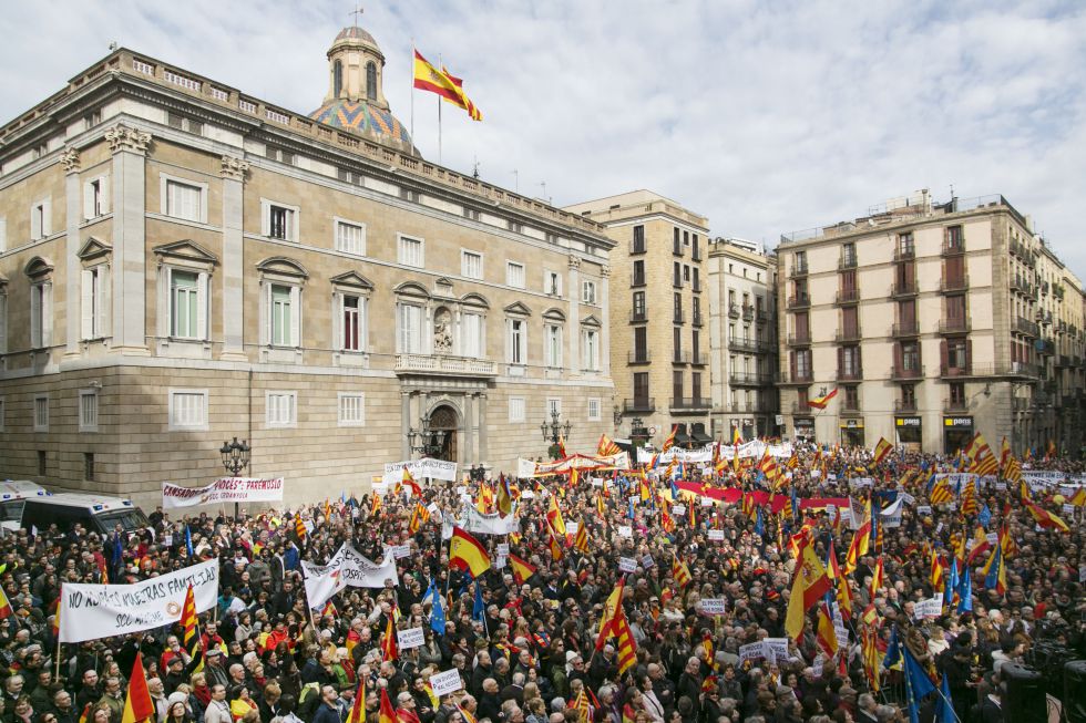 La manifestación de SCC en la Plaza Sant Jaume.