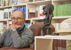 El doctor Corachán hace un chequeo a Livingstone y a Stanley