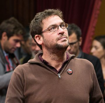 Tres diputados en pugna por Podem