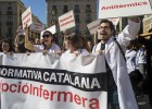 Los enfermeros protestan contra la norma que les prohíbe prescribir