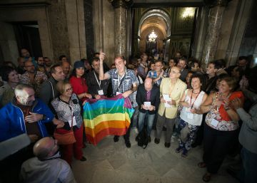 Primera multa, de 300 euros, por insultos homófobos Primera multa, de 300 euros, por insultos homófobos