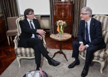 Puigdemont busca en Flandes apoyos a la independencia Puigdemont busca en Flandes apoyos a la independencia