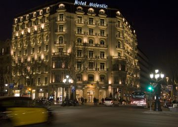 Colau quiere vetar las reformas de calado en la mayoría de hoteles Colau quiere vetar las reformas de calado en la mayoría de hoteles