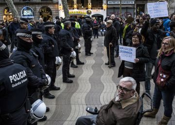 Els antidisturbis de la Guàrdia Urbana, agents que molesten