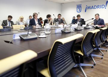 El Ayuntamiento pide cuentas a Gallardón y Botella por los 12 años de gestión del PP El Ayuntamiento pide cuentas a Gallardón y Botella por los 12 años de gestión del PP