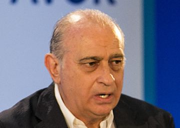 Fernández Díaz demana a Puigdemont que abandoni la “política ficció”