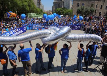 Milers de persones es manifesten a Barcelona en defensa de l’Ebre