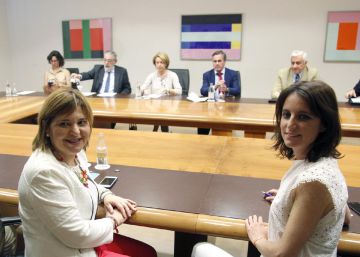 El PP hace frente común con las universidades privadas en Valencia