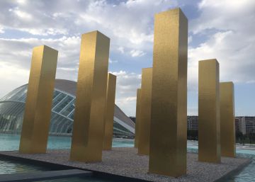 Mack, artista de la luz, tiñe de dorado la Ciudad de las Artes