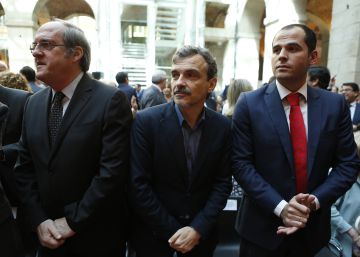 La oposición plantea limitar la libertad de horarios comerciales La oposición plantea limitar la libertad de horarios comerciales