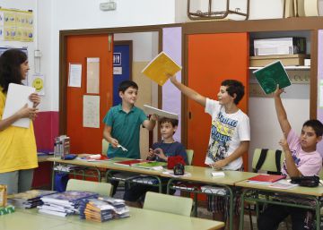 Educació demana a l’alta inspecció un informe “detallat i urgent” sobre els llibres de text a Catalunya