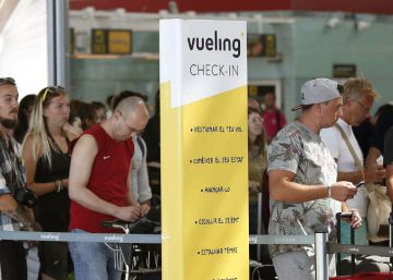 La Generalitat pressiona Vueling perquè compensi els afectats