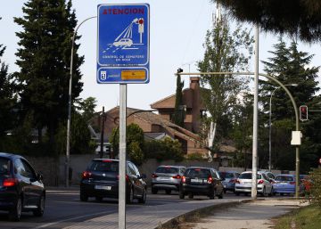 El próximo lunes entran en servicio en Madrid 9 puntos de control de semáforo en rojo