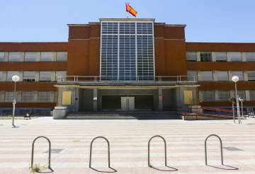 Fachada de la Facultad de Filosofía y Letras.