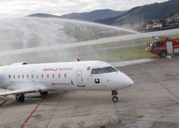 Hondarribia ofrece dos vuelos semanales a Londres hasta septiembre