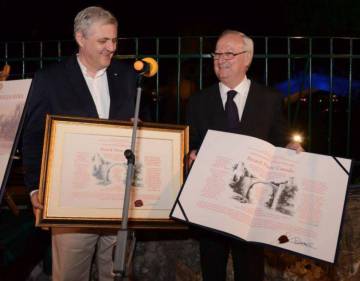 Mostar premia al exalcalde de Valencia que reconstruyó la ciudad