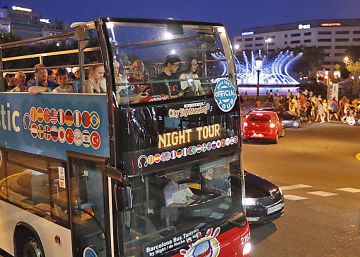 ‘Selfies’, luz y agua en el bus turístico nocturno