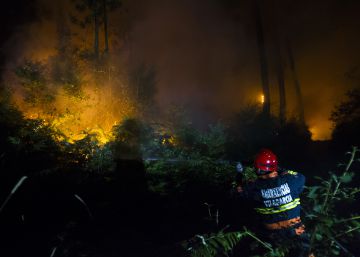400 hectáreas arrasadas y decenas de casas desalojadas en Caldas de Reis y Cotobade 400 hectáreas arrasadas y decenas de casas desalojadas en Caldas de Reis y Cotobade