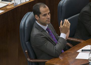 Aguado critica a Cifuentes por entender las políticas sociales como “caridad” Aguado critica a Cifuentes por entender las políticas sociales como “caridad”