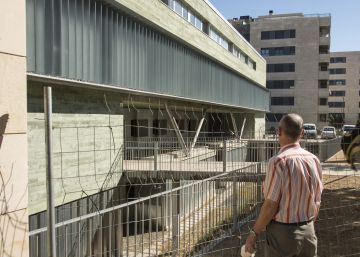 Superar la crisis con pagos a Convergència Superar la crisis con pagos a Convergència