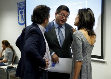 Una comisión municipal señala la “connivencia” de la Comunidad en la venta de pisos de la EMVS