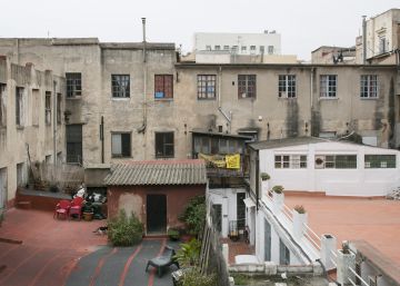 Colau condicionará ayudas para rehabilitar pisos a que no echen a los vecinos Colau condicionará ayudas para rehabilitar pisos a que no echen a los vecinos