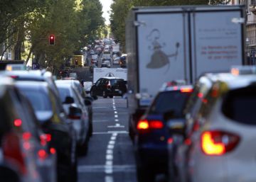 Los atascos crecen en Madrid un 89% en el Día sin Coches Los atascos crecen en Madrid un 89% en el Día sin Coches