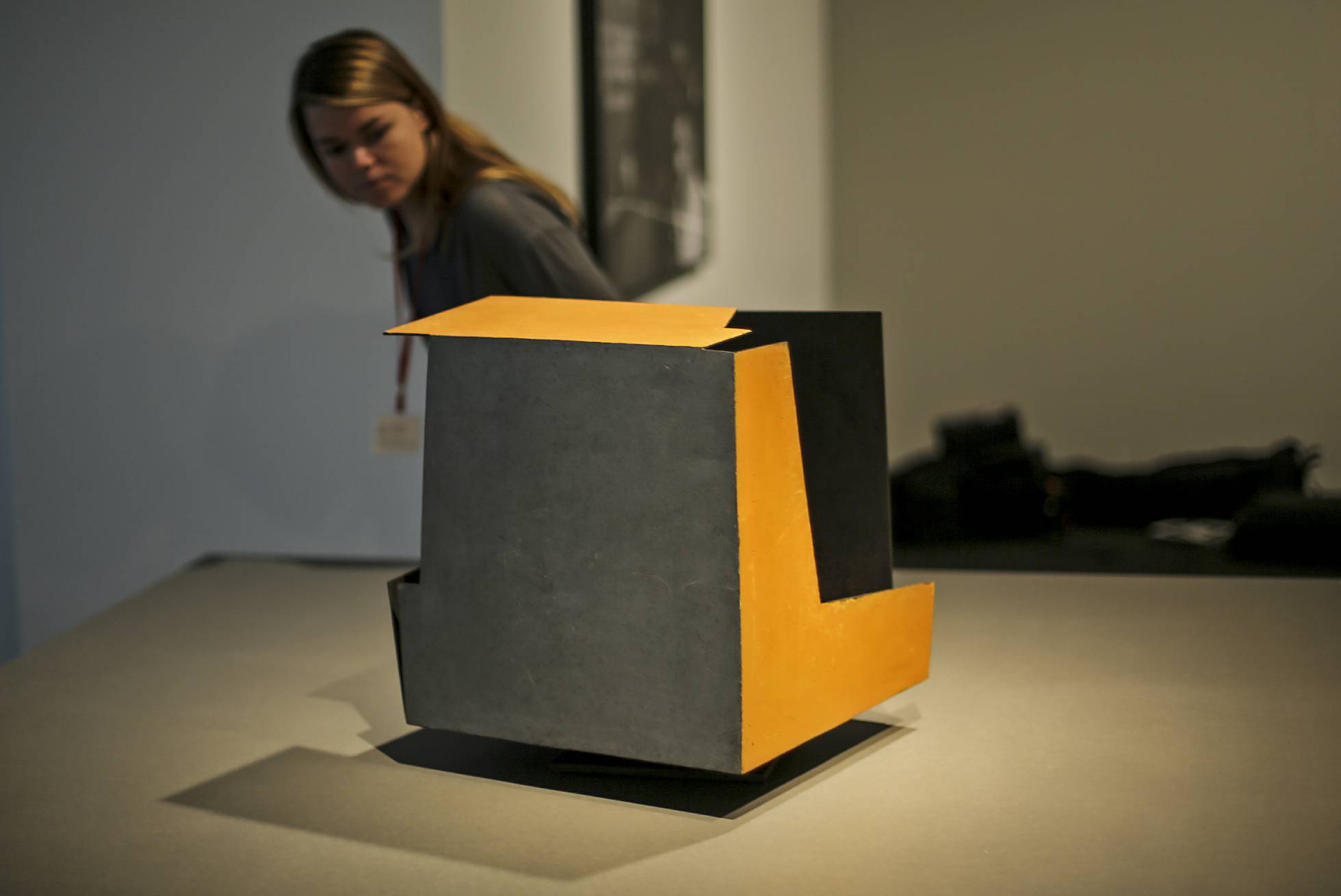 'Caixa buida amb color desocupant', d'Oteiza a la Pedrera. 'Caixa buida amb color desocupant', d'Oteiza a la Pedrera.