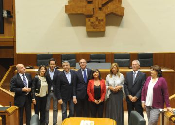 Alonso pide que no se excluya al PP de la Mesa del Parlamento