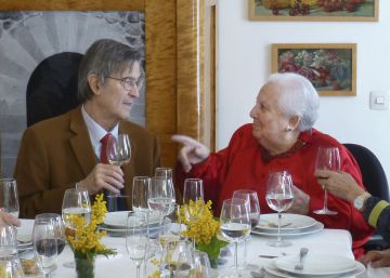 Fallece el poeta y catedrático Luis Izquierdo