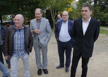 El Foro Social pide a ETA su “desarme total y definitivo” El Foro Social pide a ETA su “desarme total y definitivo”