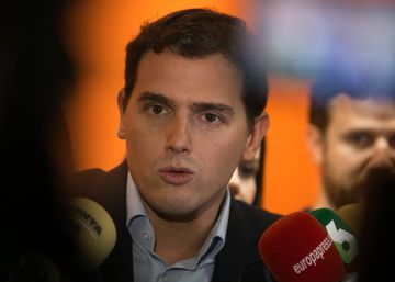 Rivera avisa Rajoy que haurà de canviar de rumb després del fracàs de les seves polítiques