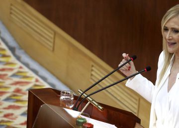 Cifuentes dice que su política fiscal financia servicios básicos en Andalucía