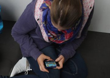 Expulsada una menor por agredir a un profesor que le quitó el móvil en clase