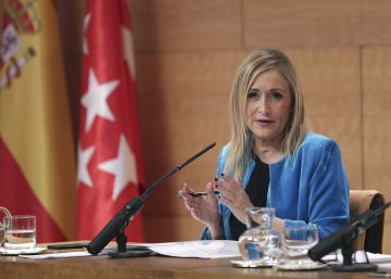 Cifuentes considera inviable el transporte gratuito si hay polución