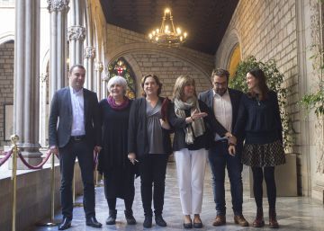 Seis alcaldes piden que el Parlament fuerce a los bancos a regular la ocupación de pisos