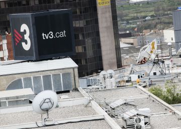A TV3 le aprietan las costuras