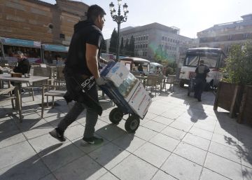 Una cuarta parte de los trabajadores de la Comunidad cobran menos de 1.000 euros Una cuarta parte de los trabajadores de la Comunidad cobran menos de 1.000 euros