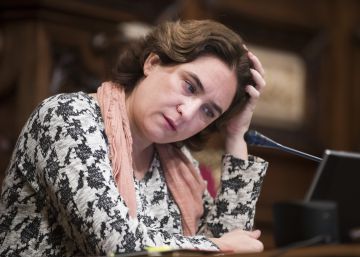Colau volvería a ganar pero acusa el desgaste con pérdida de apoyos Colau volvería a ganar pero acusa el desgaste con pérdida de apoyos