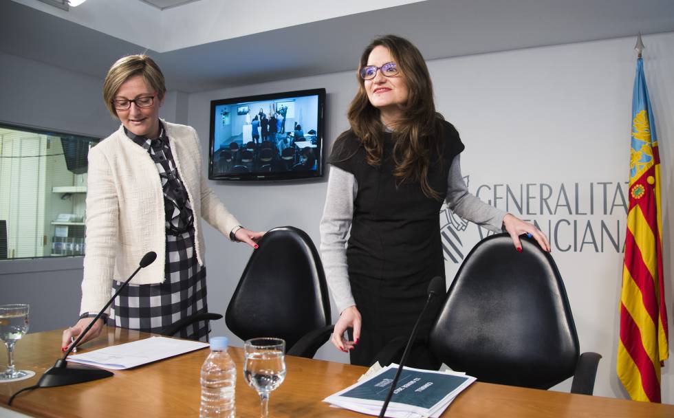 La consejera de Territorio, María José Salvador, y la vicepresidenta Mónica Oltra.