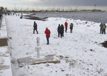 Una nevada de época sepulta las comarcas centrales de Alicante
