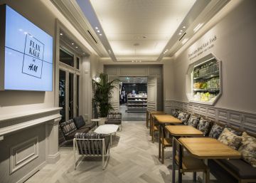 H&M obre a Barcelona la seva primera botiga del món amb cafeteria