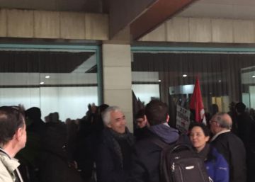Activistas de la sanidad pública boicotean el estreno del Círculo de Salud Activistas de la sanidad pública boicotean el estreno del Círculo de Salud