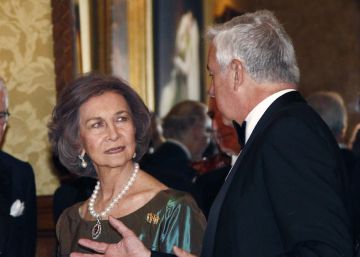 La reina Sofía recibe la Medalla de Oro del Círculo del Liceo La reina Sofía recibe la Medalla de Oro del Círculo del Liceo